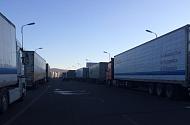 В Приморье на границе с Китаем застряли сотни грузовиков фото №2